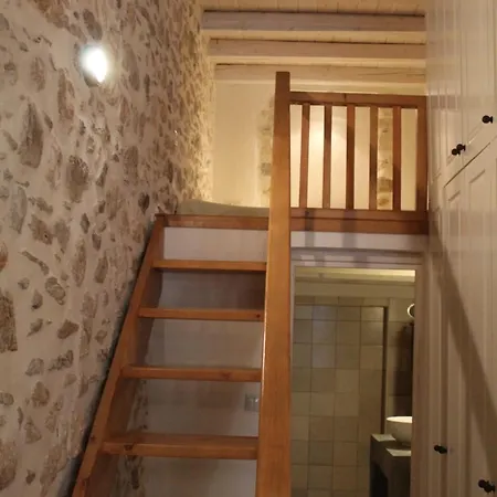 Aposperitis Villa *