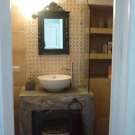 Aposperitis Villa